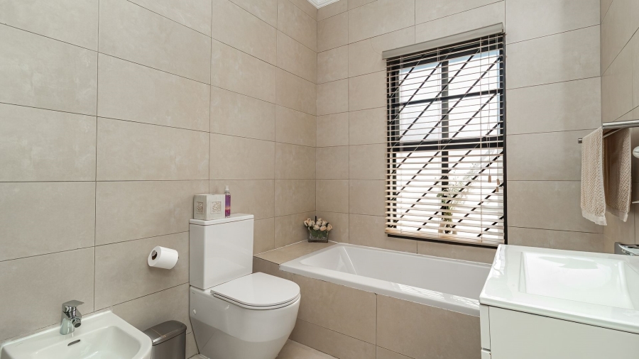 To Let 3 Bedroom Property for Rent in Claremont Upper Western Cape